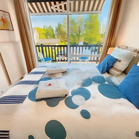Sur Mer, 2 Minute Walk To Beach, 2 Parking Spaces And Balcony Apartment *
