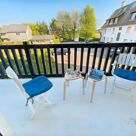 Sur Mer, 2 Minute Walk To Beach, 2 Parking Spaces And Balcony 아파트 *