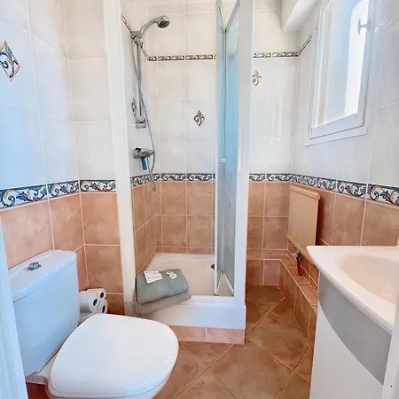 Sur Mer, 2 Minute Walk To Beach, 2 Parking Spaces And Balcony 아파트 블롱빌 쉬르 메르