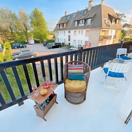 Sur Mer, 2 Minute Walk To Beach, 2 Parking Spaces And Balcony