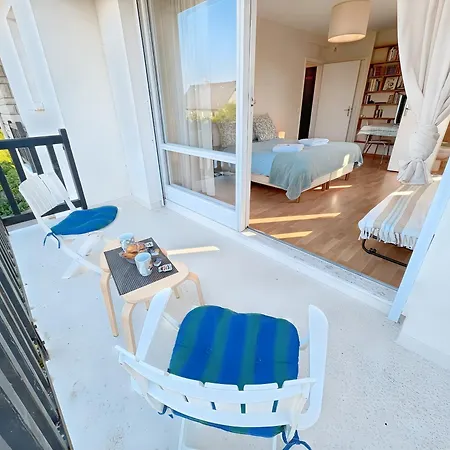 Sur Mer, 2 Minute Walk To Beach, 2 Parking Spaces And Balcony Apartment *