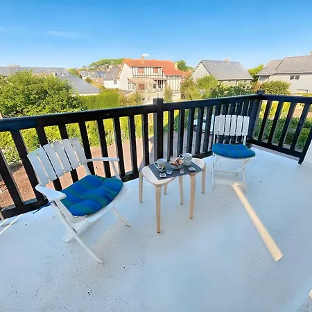 Apartment Sur Mer, 2 Minute Walk To Beach, 2 Parking Spaces And Balcony *