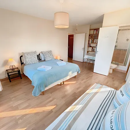 Sur Mer, 2 Minute Walk To Beach, 2 Parking Spaces And Balcony 블롱빌 쉬르 메르