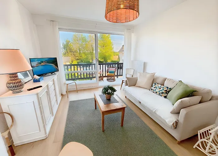 Sur Mer, 2 Minute Walk To Beach, 2 Parking Spaces And Balcony Appartement