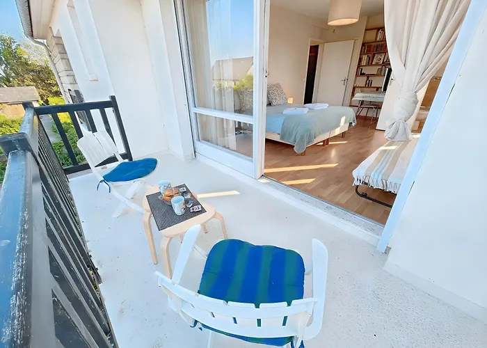 Sur Mer, 2 Minute Walk To Beach, 2 Parking Spaces And Balcony Appartement *