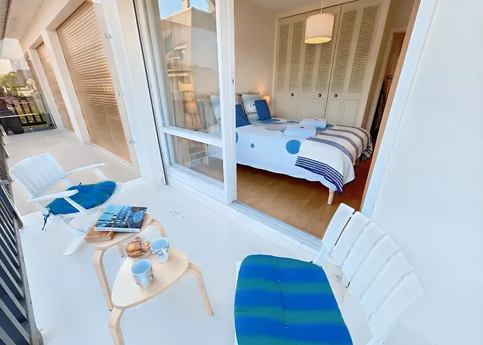 Sur Mer, 2 Minute Walk To Beach, 2 Parking Spaces And Balcony